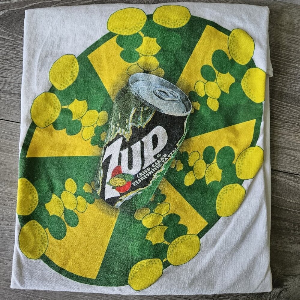 Vintage 7Up Graphic T-Shirt Crisp Clear Refreshing Taste White Size XL 90s Style - Picture 2 of 12